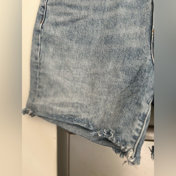 Denim forum Aritzia The BF Loose Mid Thigh Short - Picture 10 of 12
